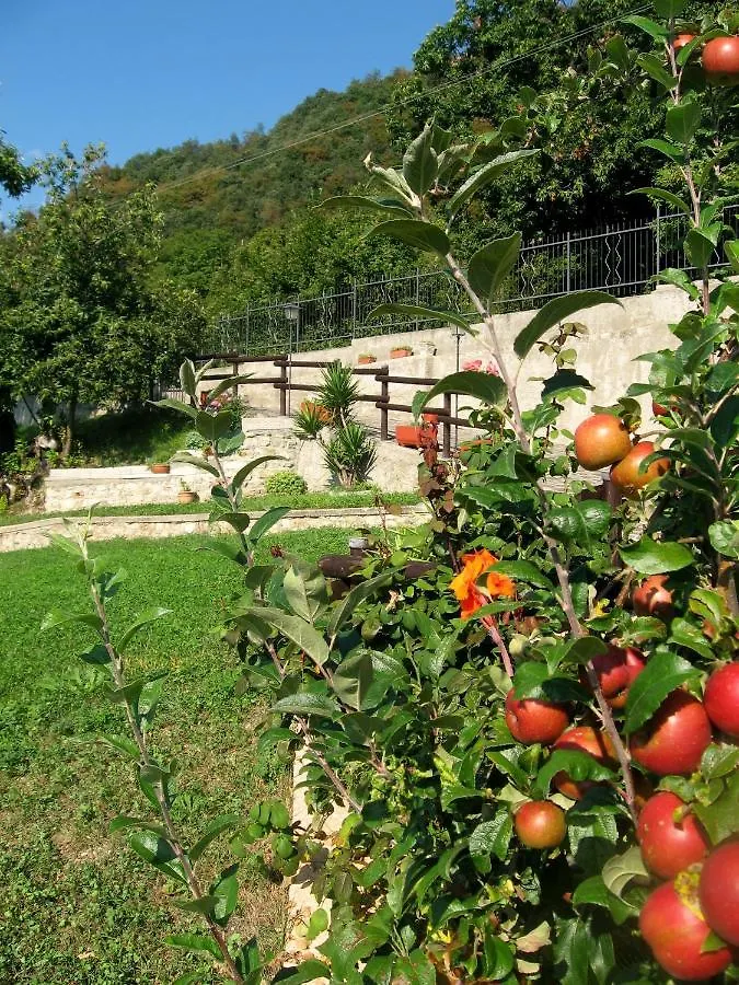 Le Fiorini Bed and Breakfast Gargnano Bed & Breakfast